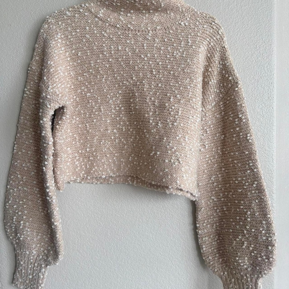 Fate cream knit sweater with white speckles Size Small